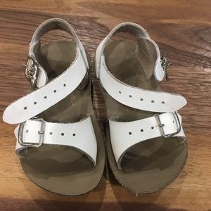 Size 6 White Sun Sans